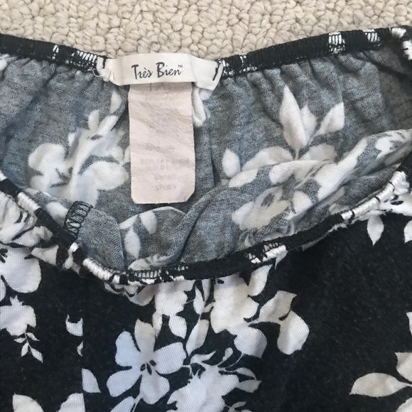 black and white flower flowy shorts - Picture 3 of 6